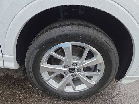 Used 2024 Audi Q3 2.0T Premium image 2