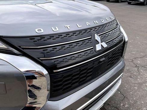 Used 2024 Mitsubishi Outlander SE image 29