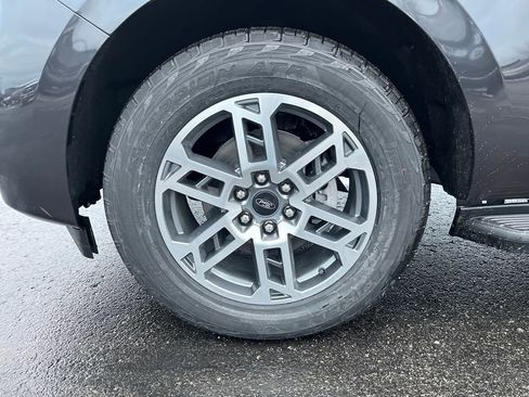 New 2026 Ford Expedition Active image 28