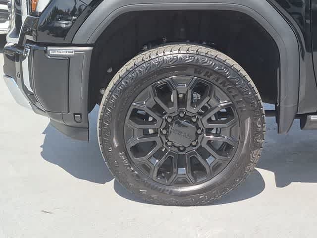 Used 2025 GMC Sierra 2500 Denali AWD/4WD image 13