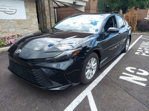 Used 2025 Toyota Camry LE FWD image 2