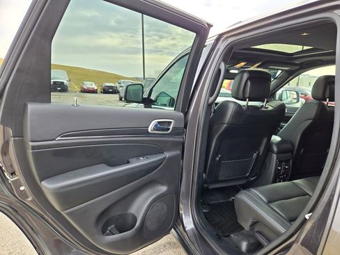 Used 2020 Jeep Grand Cherokee Limited image 29