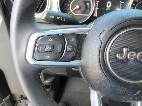 Used 2023 Jeep Gladiator Overland w/ LED Lighting Group AWD/4WD image 23