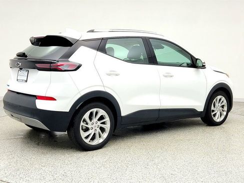 Used 2023 Chevrolet Bolt EUV LT w/ Driver Confidence Package image 5