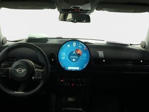 Certified 2025 MINI Cooper 2-Door Hardtop image 9