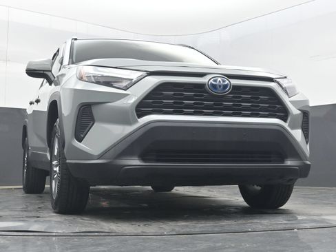 Used 2022 Toyota RAV4 XLE AWD/4WD image 23