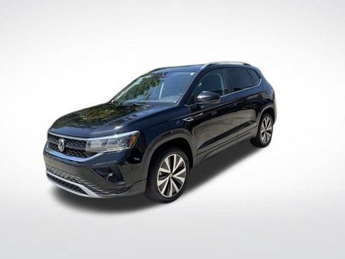 Used 2024 Volkswagen Taos SE FWD image 7