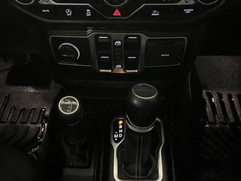 Used 2021 Jeep Gladiator Overland image 13