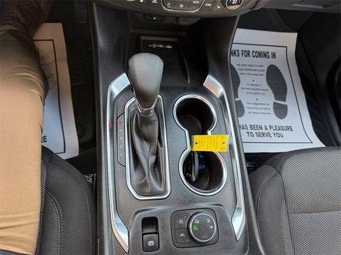 Used 2023 Chevrolet Traverse LT image 21