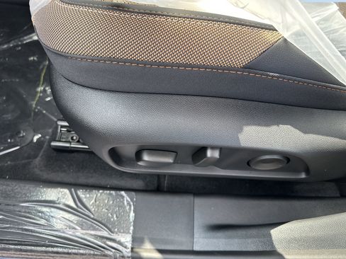 New 2026 Chevrolet Equinox ACTIV w/ Convenience Package III AWD/4WD image 10