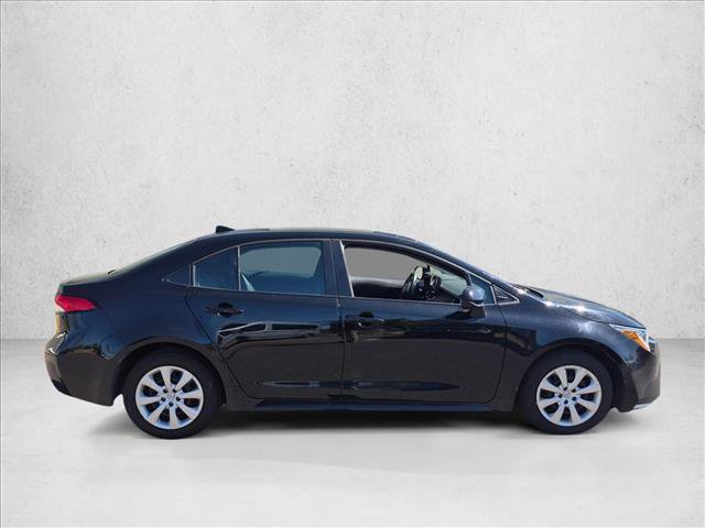 Used 2025 Toyota Corolla LE FWD image 4