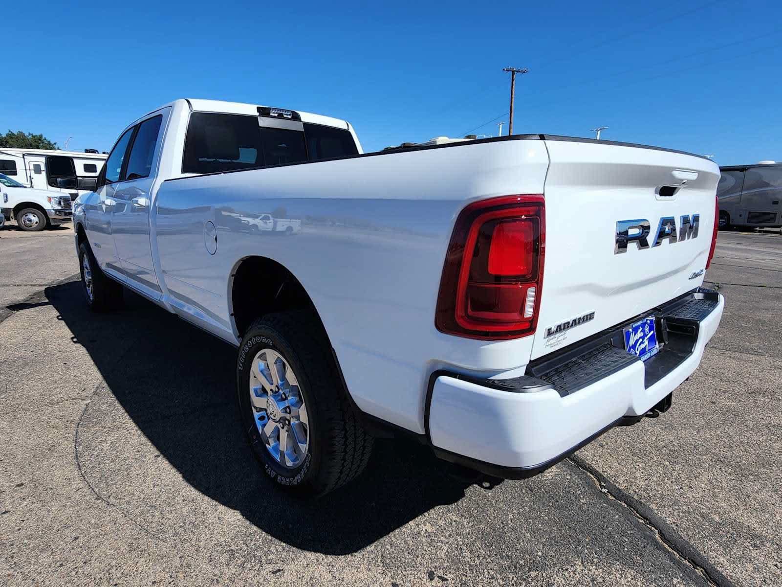 New 2026 RAM 2500 Laramie w/ Sport Appearance Package AWD/4WD image 7