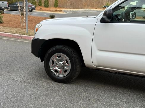 Used 2014 Toyota Tacoma 2WD Regular Cab image 12