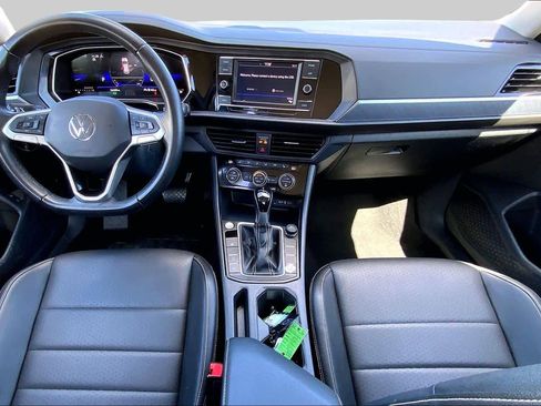 Used 2024 Volkswagen Jetta SE FWD image 14