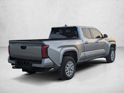 Used 2025 Toyota Tacoma SR5 AWD/4WD image 5