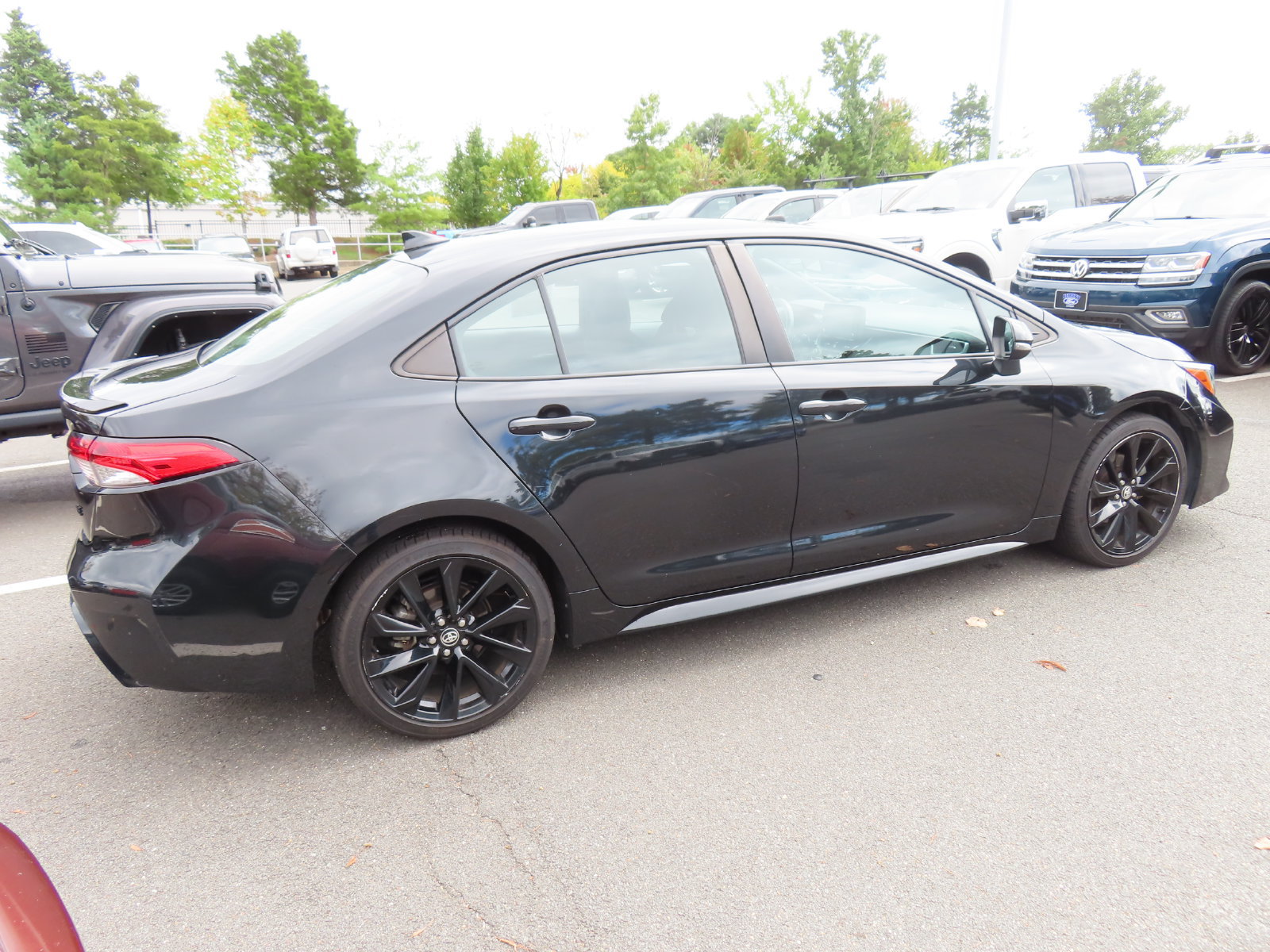 Used 2022 Toyota Corolla SE FWD image 4