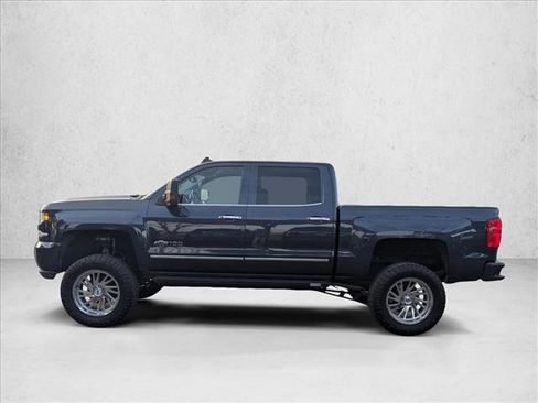 Used 2018 Chevrolet Silverado 1500 LTZ Z71 w/ Centennial Edition image 8