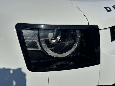 Used 2025 Land Rover Defender 110 S image 9