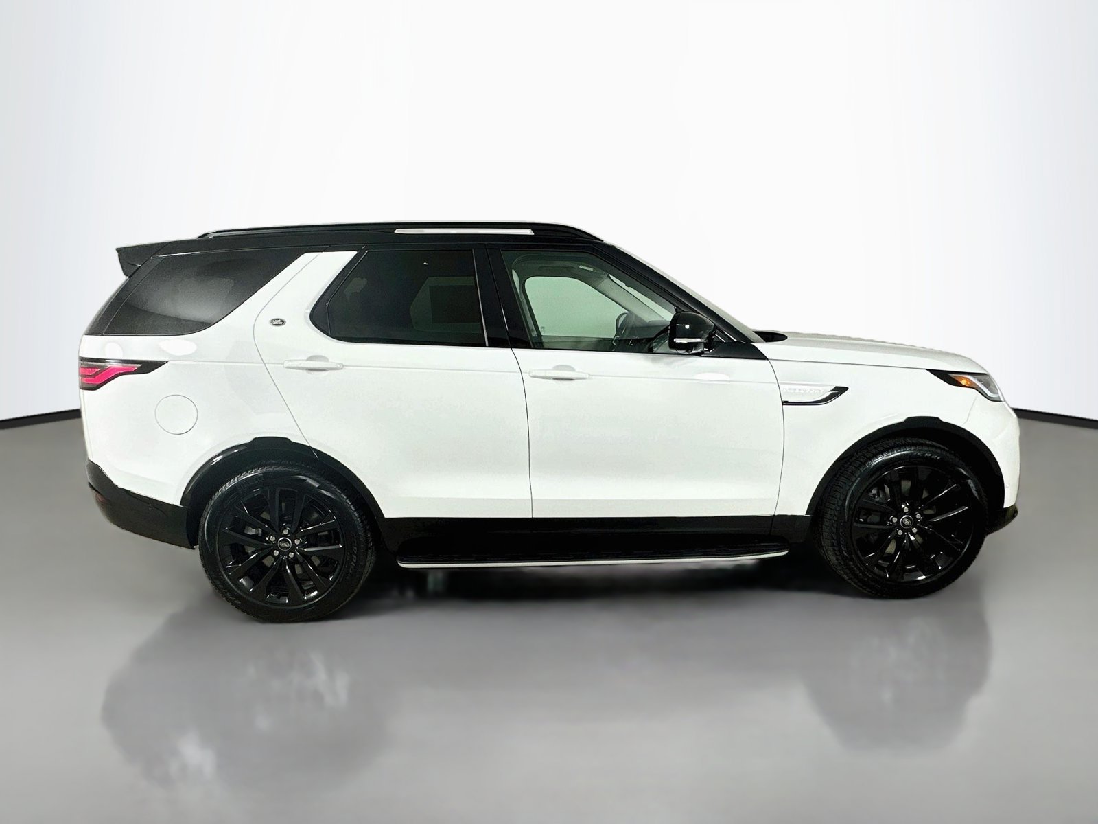 New 2026 Land Rover Discovery Limited Edition AWD/4WD image 4