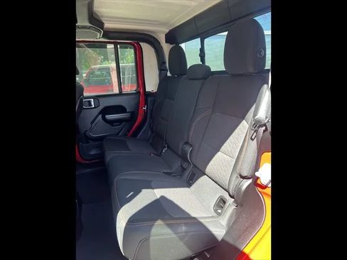 Used 2021 Jeep Gladiator Mojave AWD/4WD image 13