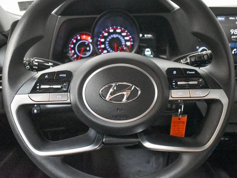 Used 2023 Hyundai Elantra SE w/ Preferred Accessory Package image 12
