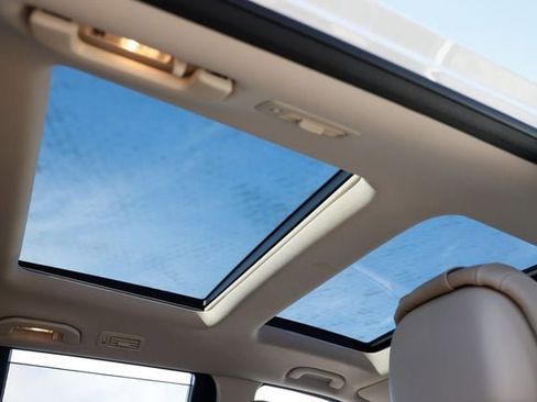 Used 2017 Mercedes-Benz GLS 550 4MATIC image 32