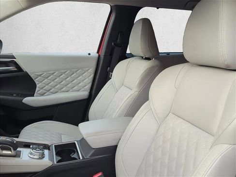 Used 2023 Mitsubishi Outlander SEL image 11