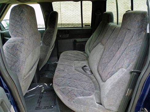 Used 2001 Chevrolet S10 Pickup LS AWD/4WD image 15