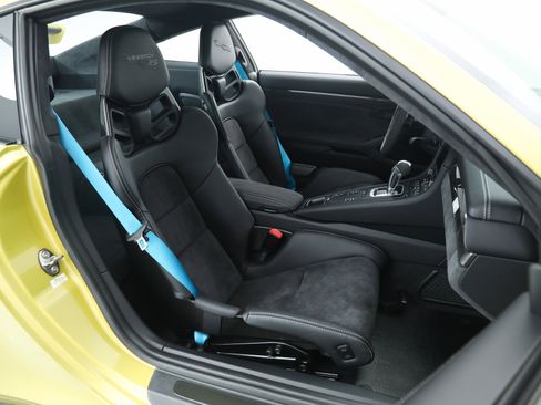 Used 2018 Porsche 911 GT2 RS image 23