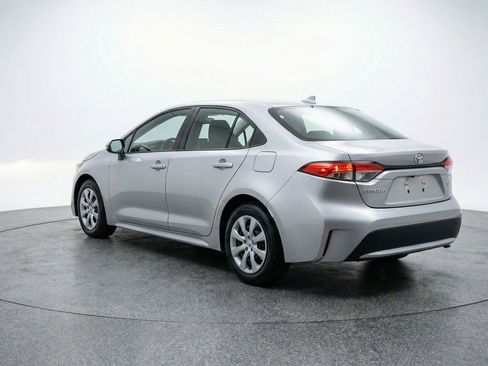 Used 2025 Toyota Corolla LE FWD image 6