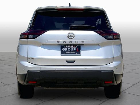 Used 2024 Nissan Rogue S FWD image 5