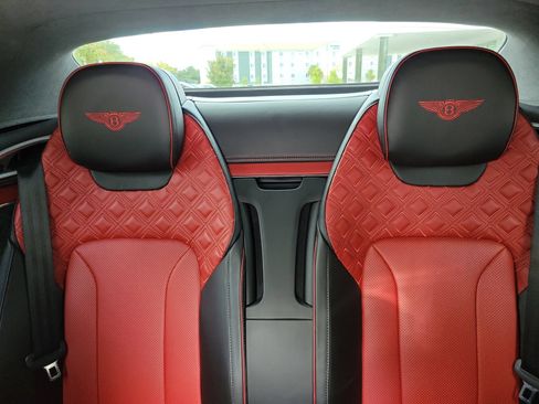 Used 2022 Bentley Continental GT AWD/4WD image 65