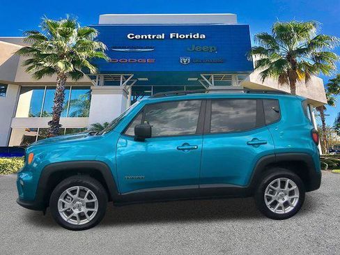 Certified 2022 Jeep Renegade Latitude AWD/4WD image 8