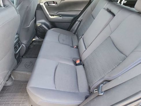 Used 2022 Toyota RAV4 SE w/ Convenience Package AWD/4WD image 17