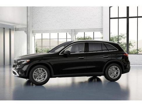 Used 2026 Mercedes-Benz GLC 300 4MATIC image 36