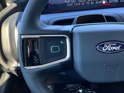 New 2025 Ford Expedition Active image 9