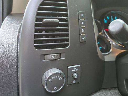 Used 2013 Chevrolet Silverado 1500 LT AWD/4WD image 25