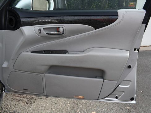 Used 2010 Lexus LS 460 AWD image 24