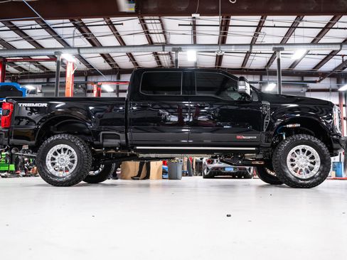 New 2026 Ford F250 Platinum w/ Tremor Off-Road Package image 2