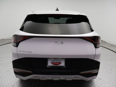 Used 2024 Kia Sportage EX image 10
