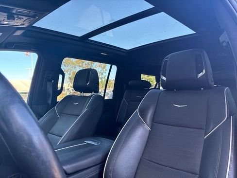 Used 2023 Cadillac Escalade ESV Premium Luxury w/ Performance Package AWD/4WD image 7