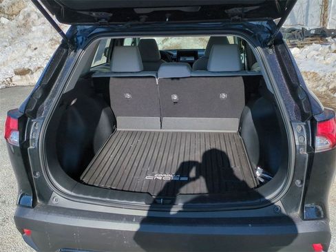 Used 2023 Toyota Corolla Cross LE image 19