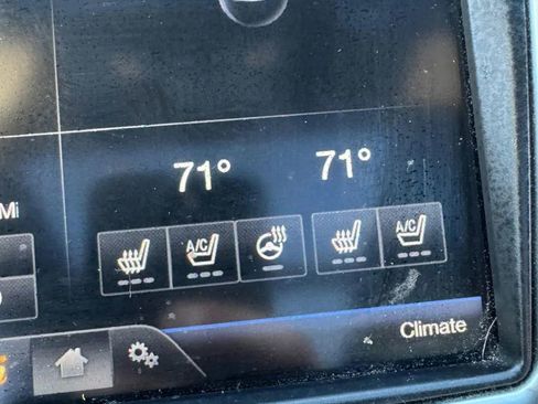 Used 2016 Lincoln MKX Reserve w/ Luxury Package image 16