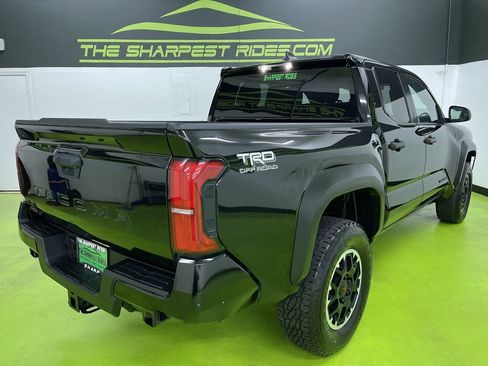 Used 2024 Toyota Tacoma TRD Off-Road image 10