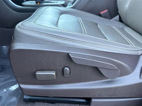 Used 2021 GMC Canyon Denali image 13