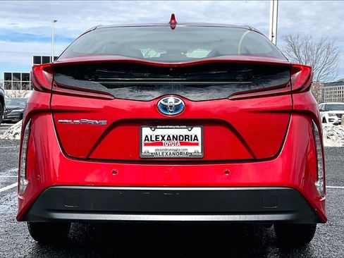 Used 2017 Toyota Prius Prime Advanced image 4
