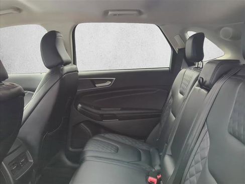 Used 2024 Ford Edge Titanium image 17