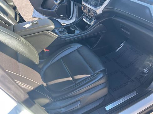 Used 2023 GMC Acadia SLT image 18