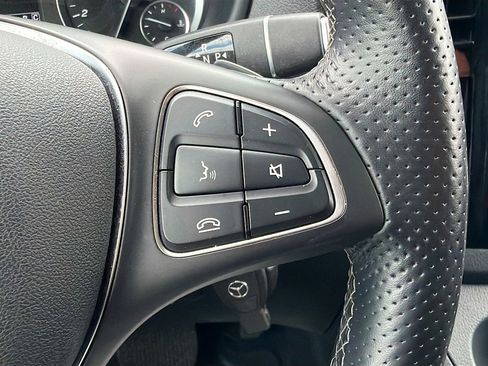 Used 2023 Mercedes-Benz Metris Passenger image 35