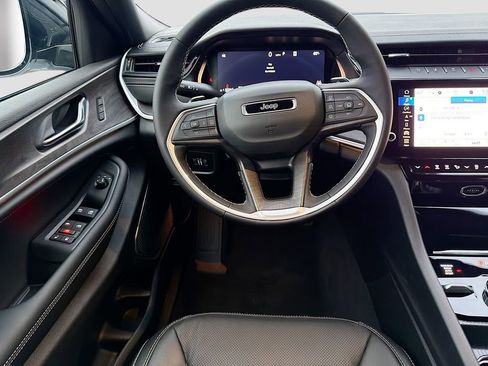 New 2026 Jeep Grand Cherokee L Limited AWD/4WD image 17